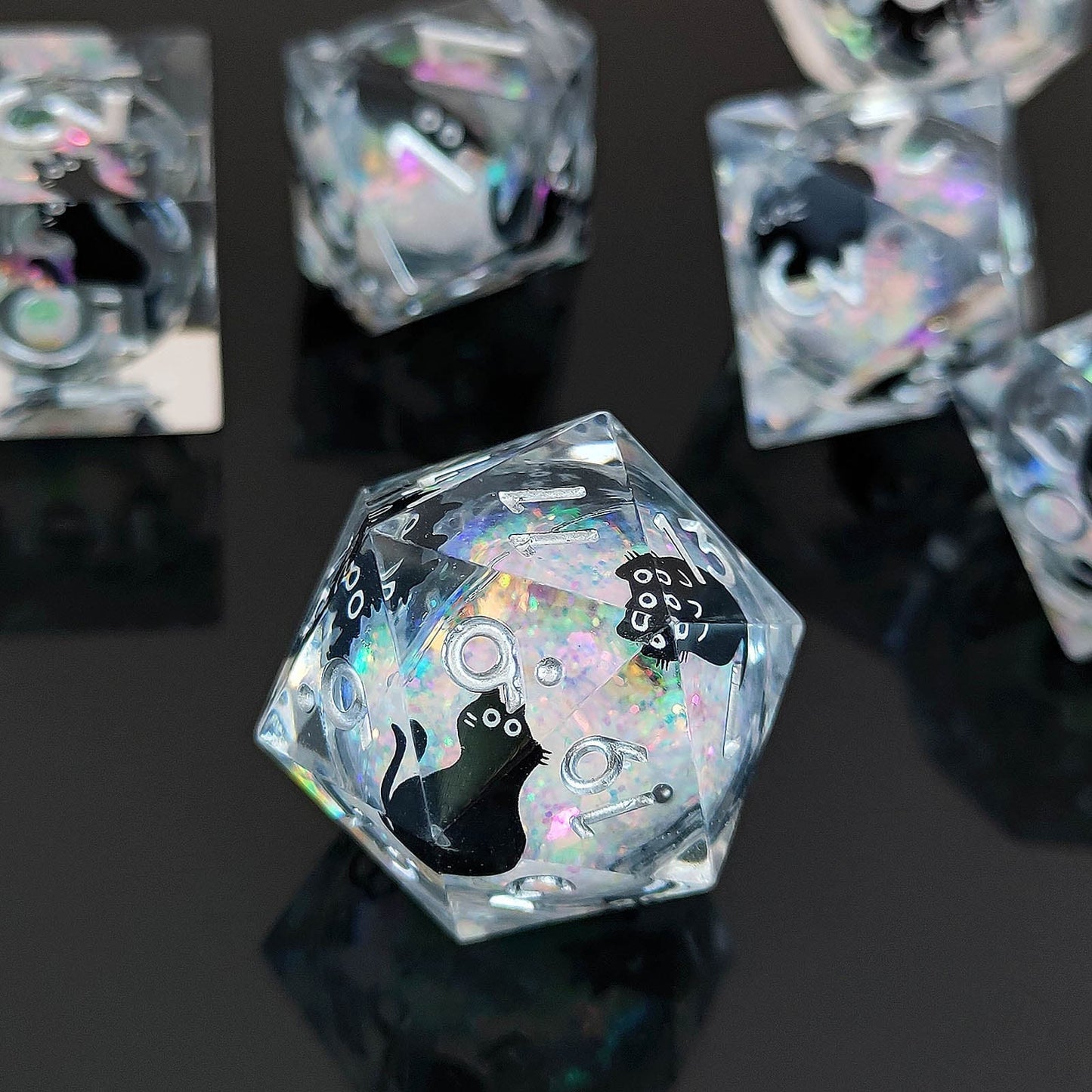 Resin Dice Resin Liquid Core Dice with Cat-Shaped Glitter DnD D&D Dice Set