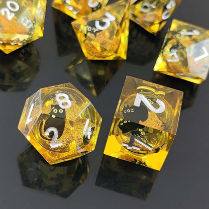 Resin Dice Resin Liquid Core Dice with Cat-Shaped Glitter DnD D&D Dice Set
